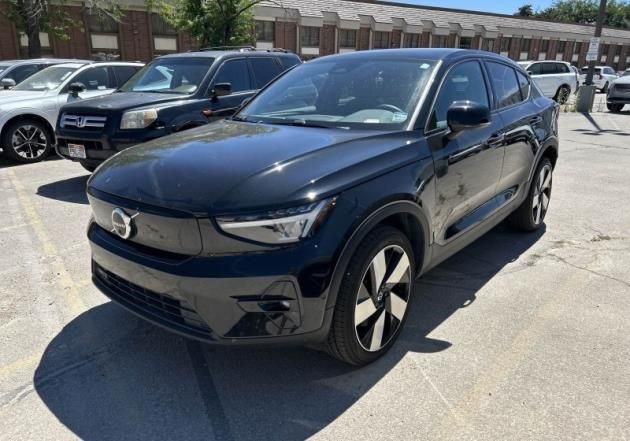 Used 2023 Volvo C40 P8 Recharge Plus w/ Climate Package AWD/4WD image 1
