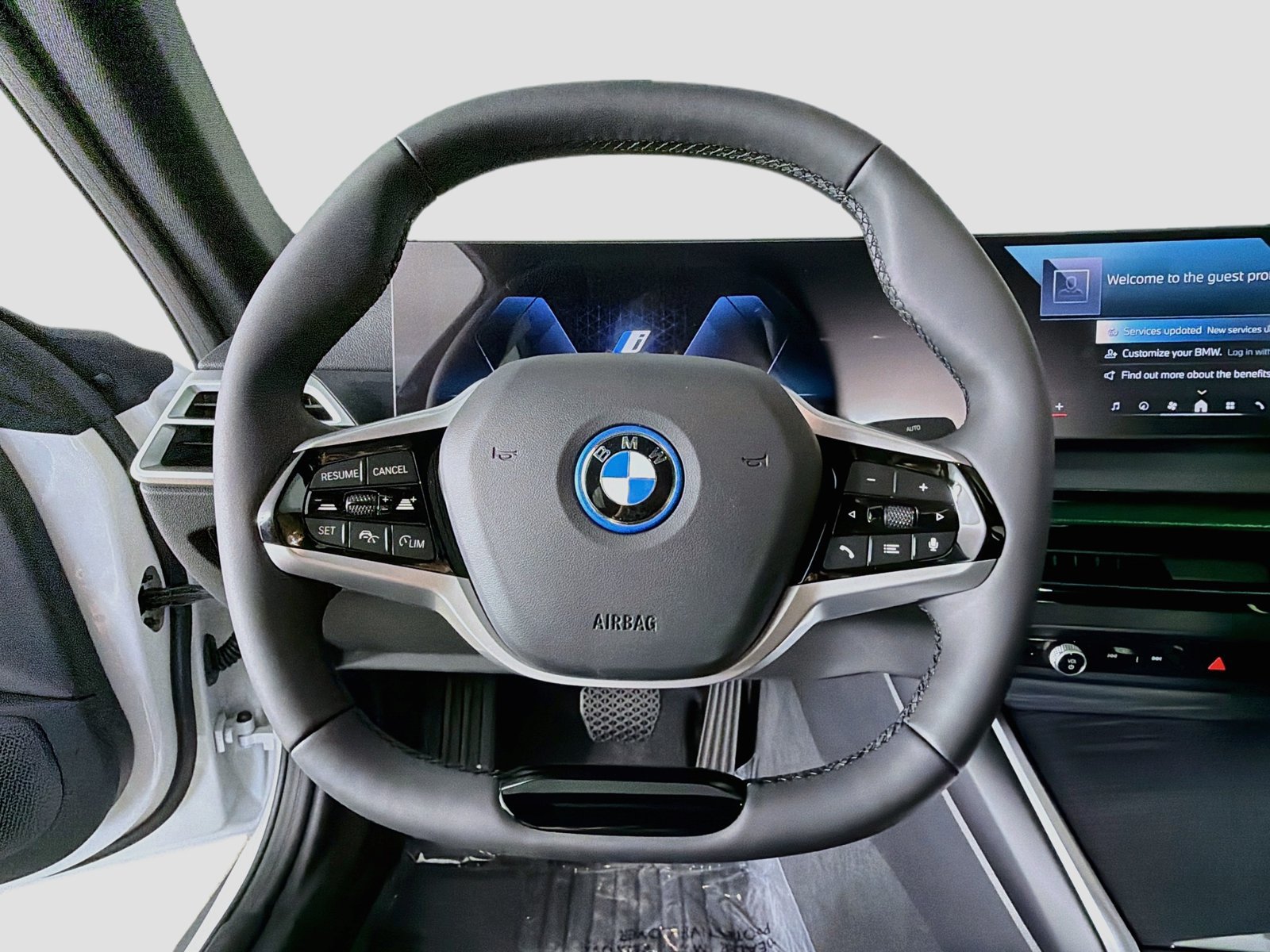 New 2026 BMW i4 eDrive40 w/ Parking Assistance Package RWD image 11