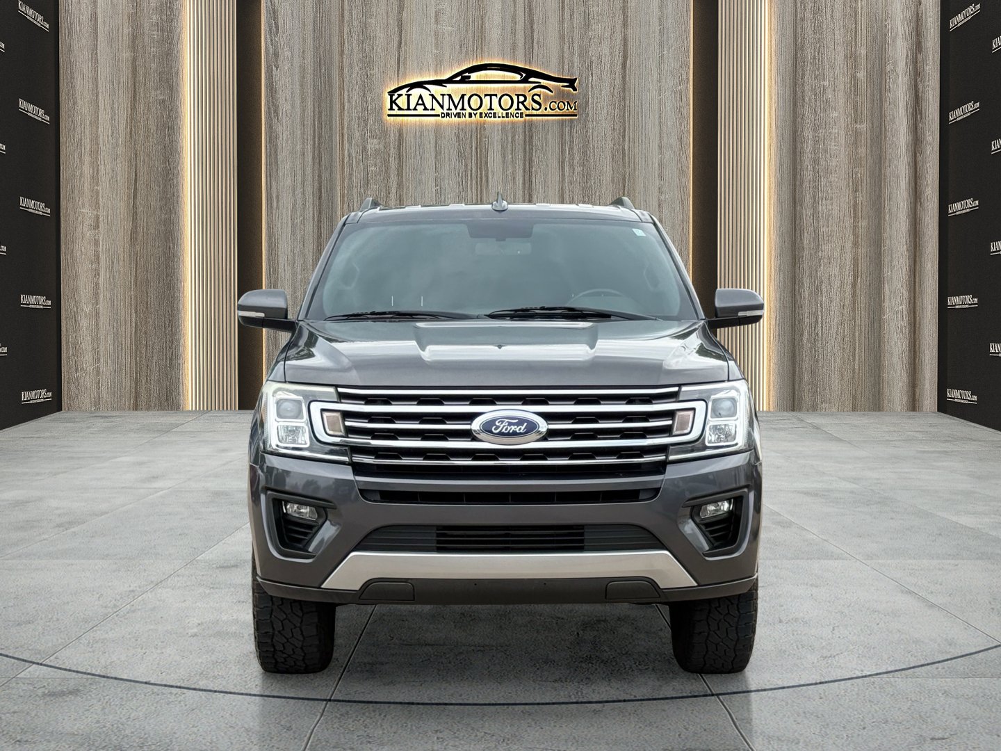 Used 2018 Ford Expedition Max XLT w/ Equipment Group 202A RWD image 3