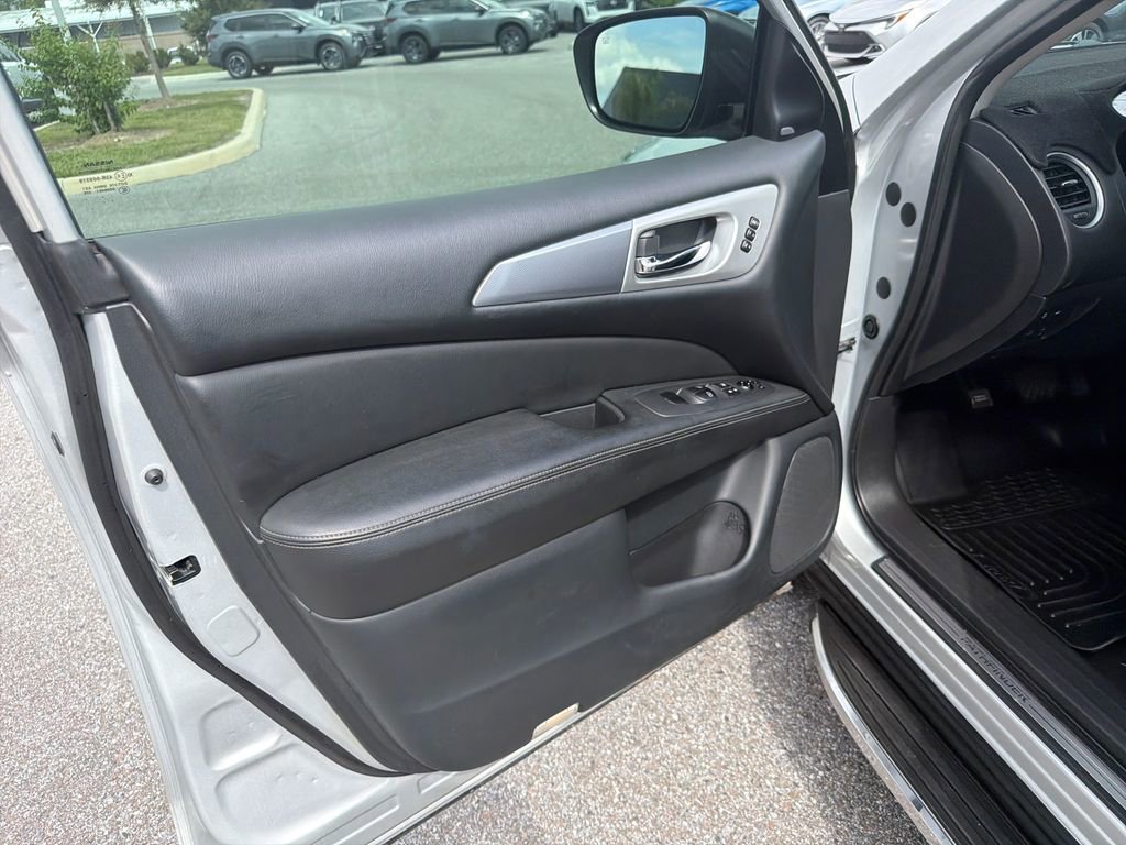 Used 2020 Nissan Pathfinder SL AWD/4WD image 20