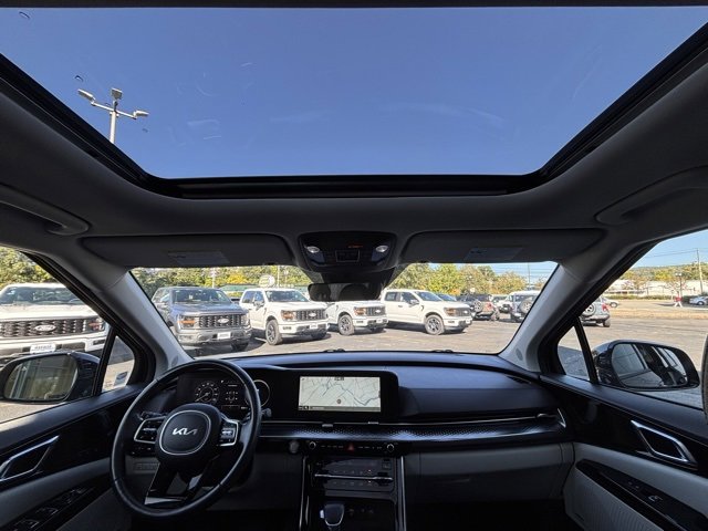 Used 2022 Kia Carnival SX Prestige image 4