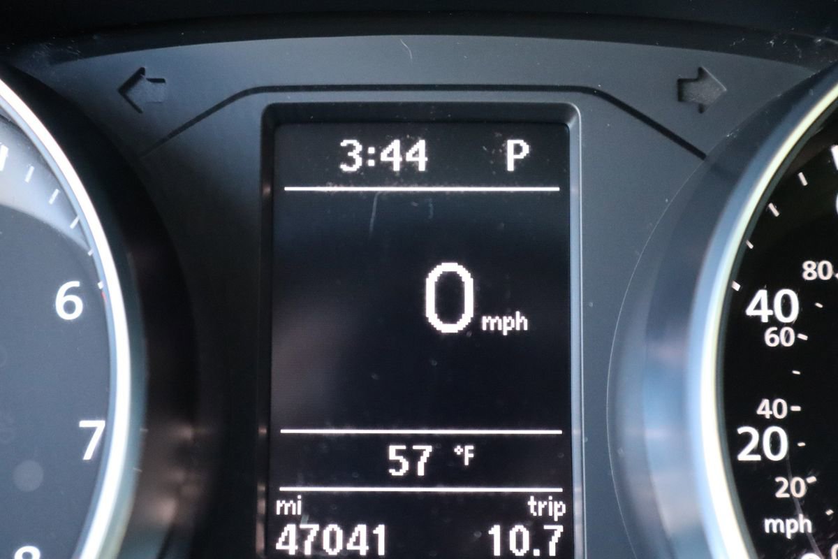 Used 2018 Volkswagen Passat 2.0T R-Line image 45