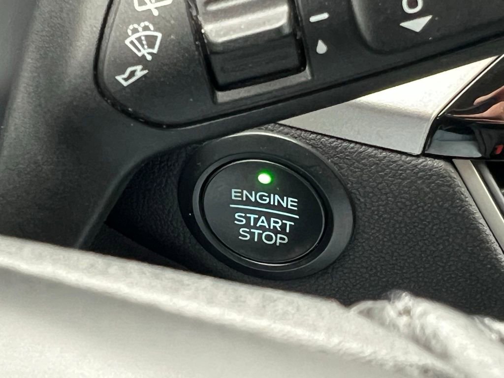 Used 2020 Ford Escape SEL image 31