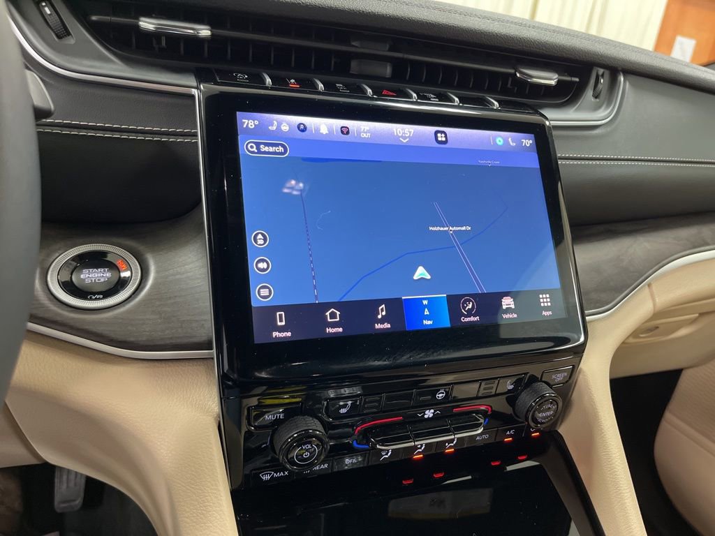 Used 2024 Jeep Grand Cherokee Limited image 27