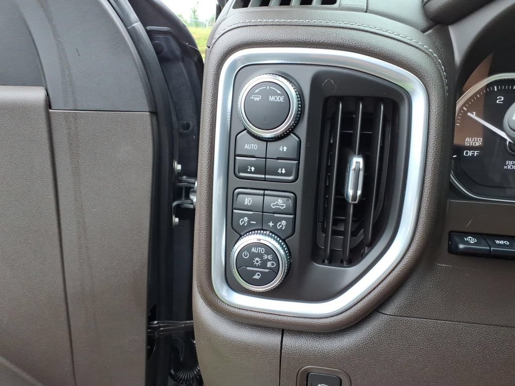Used 2021 GMC Sierra 1500 SLT w/ SLT Premium Plus Package AWD/4WD image 24