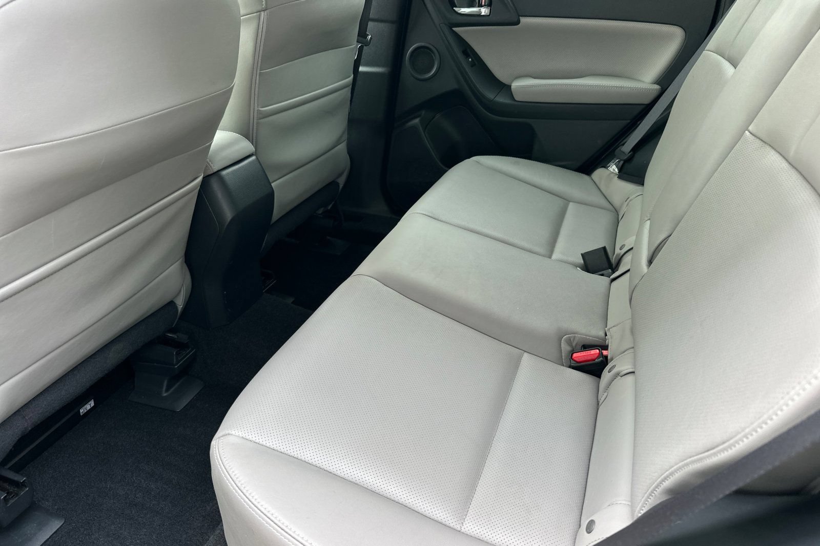 Used 2016 Subaru Forester 2.5i Limited AWD/4WD image 12