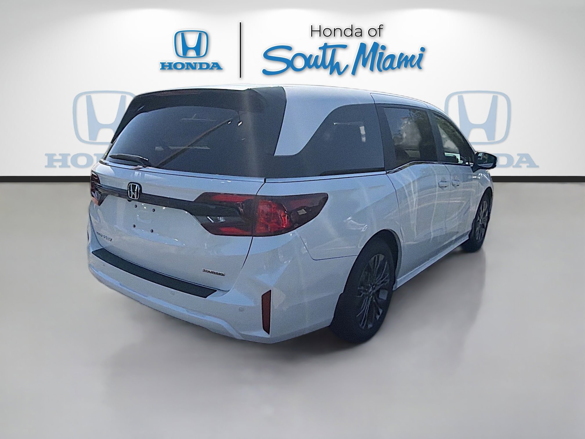 New 2026 Honda Odyssey Touring image 7