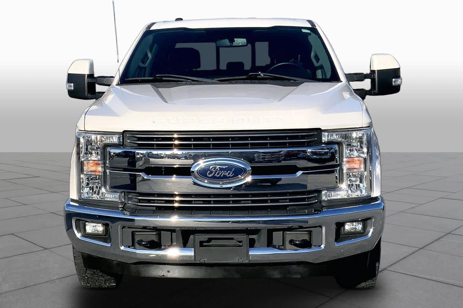 Certified 2017 Ford F250 Lariat w/ Lariat Value Package RWD image 4