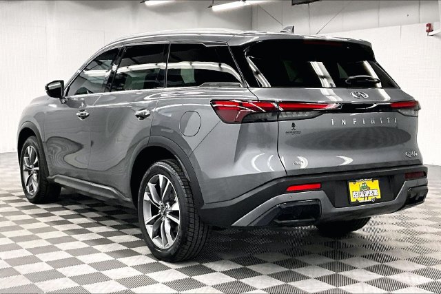 Used 2024 INFINITI QX60 Luxe AWD/4WD image 2