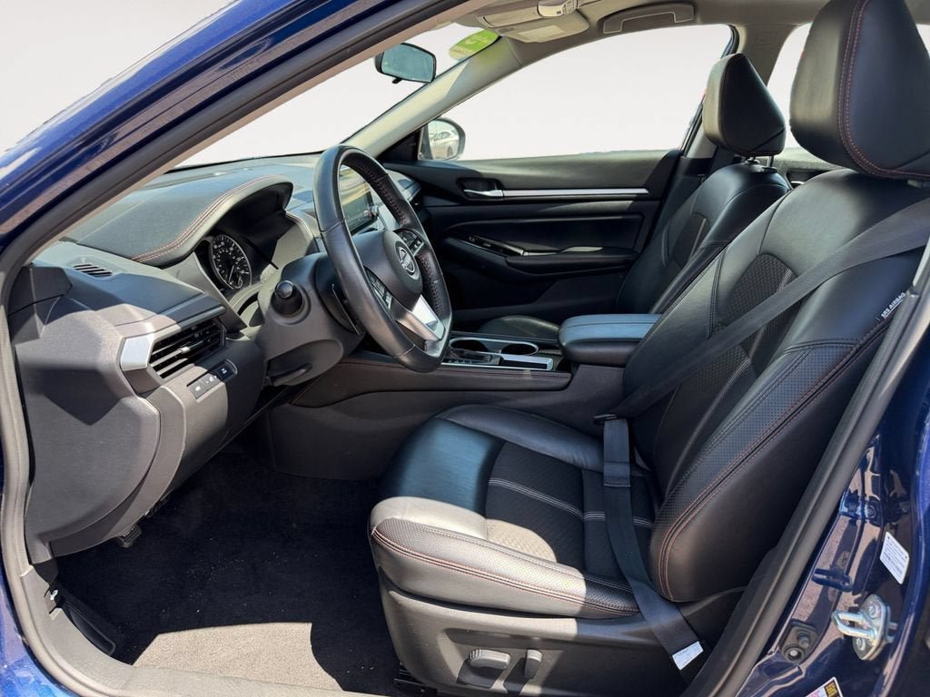 Used 2024 Nissan Altima 2.5 SR FWD image 9