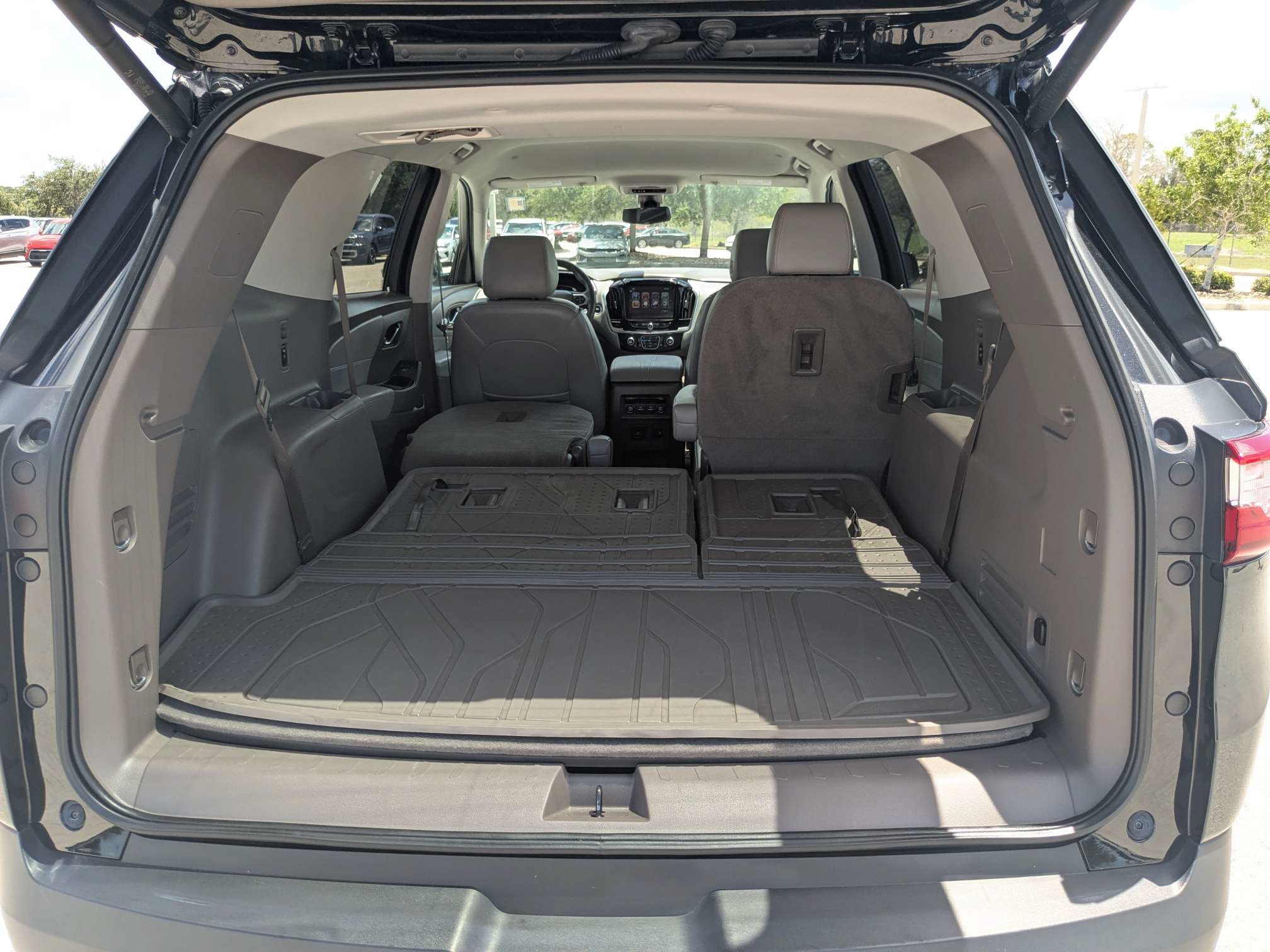 Used 2019 Chevrolet Traverse LT w/ LT Premium Package FWD image 15