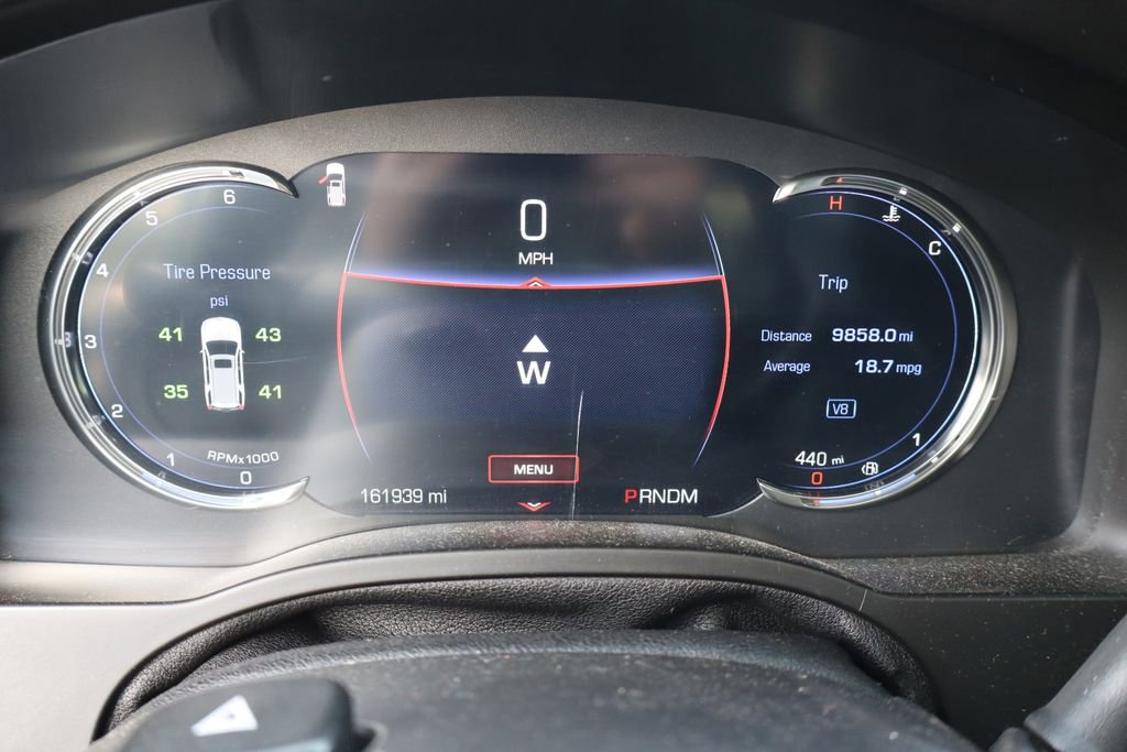 Used 2016 Cadillac Escalade ESV Luxury RWD image 3