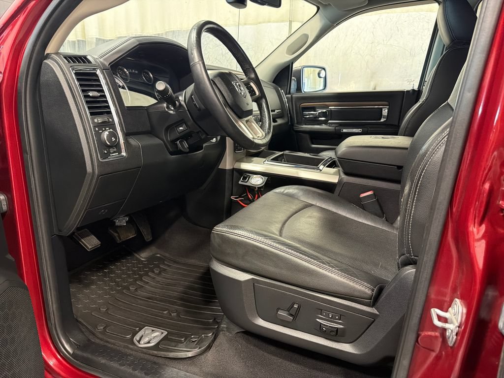 Used 2015 RAM 1500 Laramie w/ Convenience Group AWD/4WD image 3