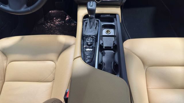 Used 2018 Volvo S90 T5 Momentum FWD image 19
