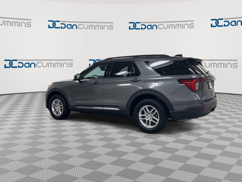 Used 2025 Ford Explorer Active AWD/4WD image 6