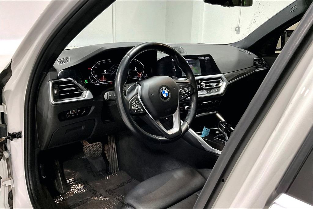 Used 2020 BMW 330i xDrive Sedan AWD/4WD image 16
