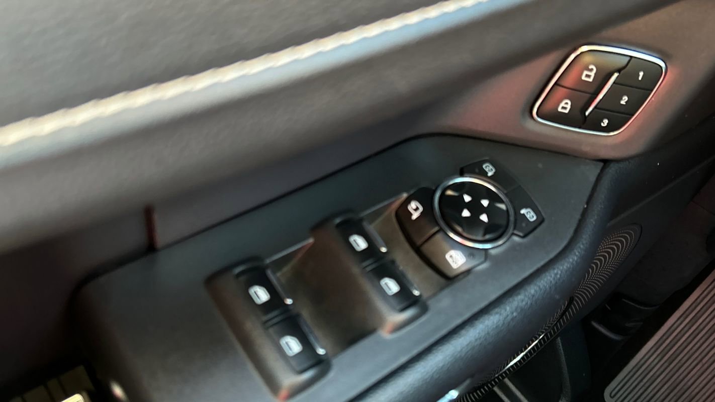 Used 2023 Ford Expedition XLT AWD/4WD image 34