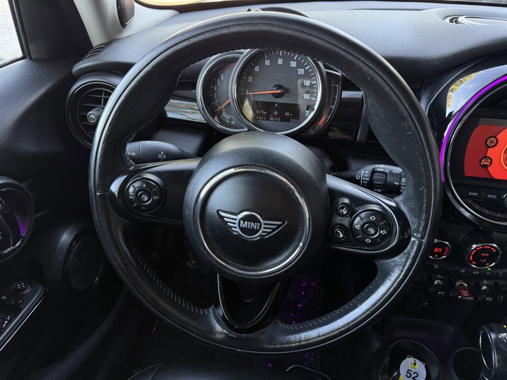 Used 2019 MINI Cooper 4-Door Hardtop FWD image 21