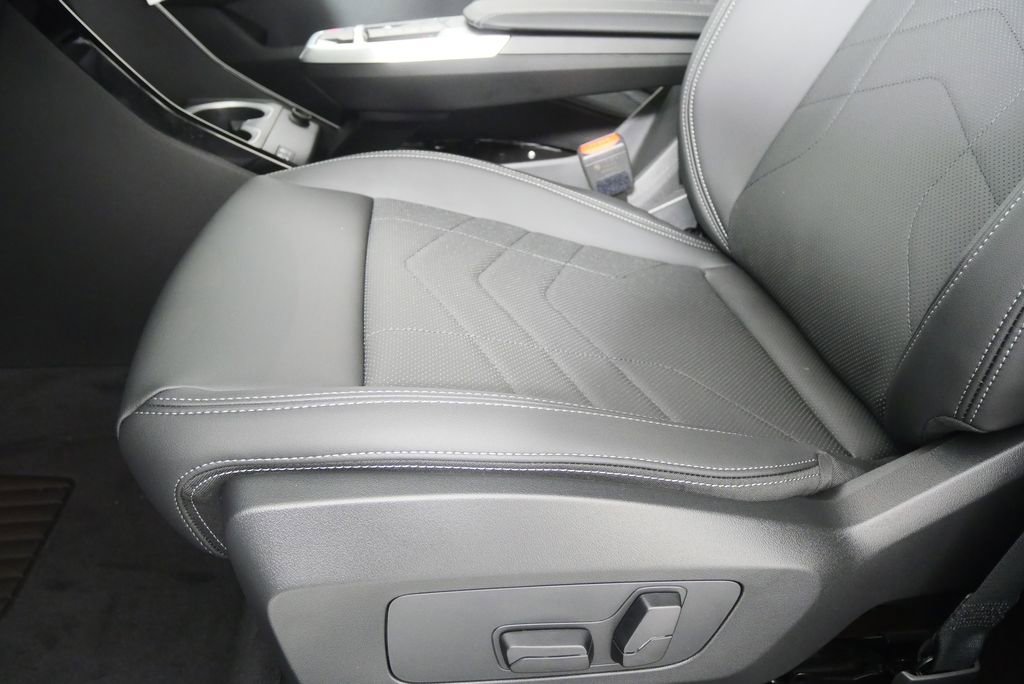 Used 2025 BMW X1 xDrive28i w/ Convenience Package AWD/4WD image 9