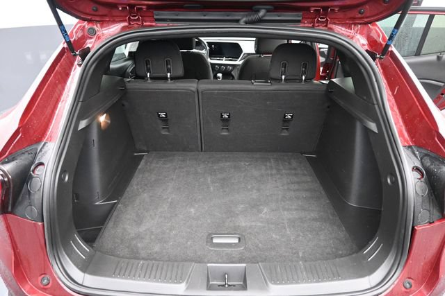 Used 2024 Chevrolet Trax RS w/ Sunroof Package FWD image 6