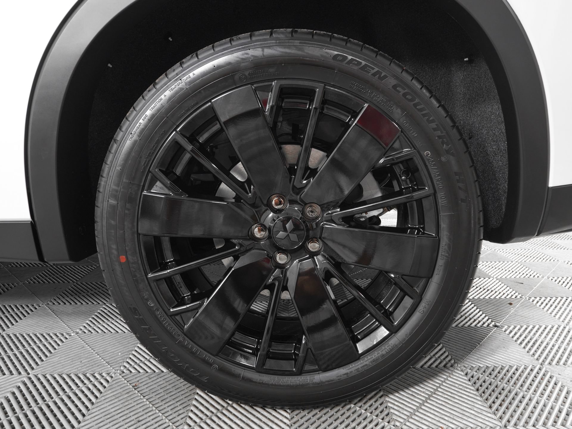 New 2026 Mitsubishi Outlander LE FWD image 21