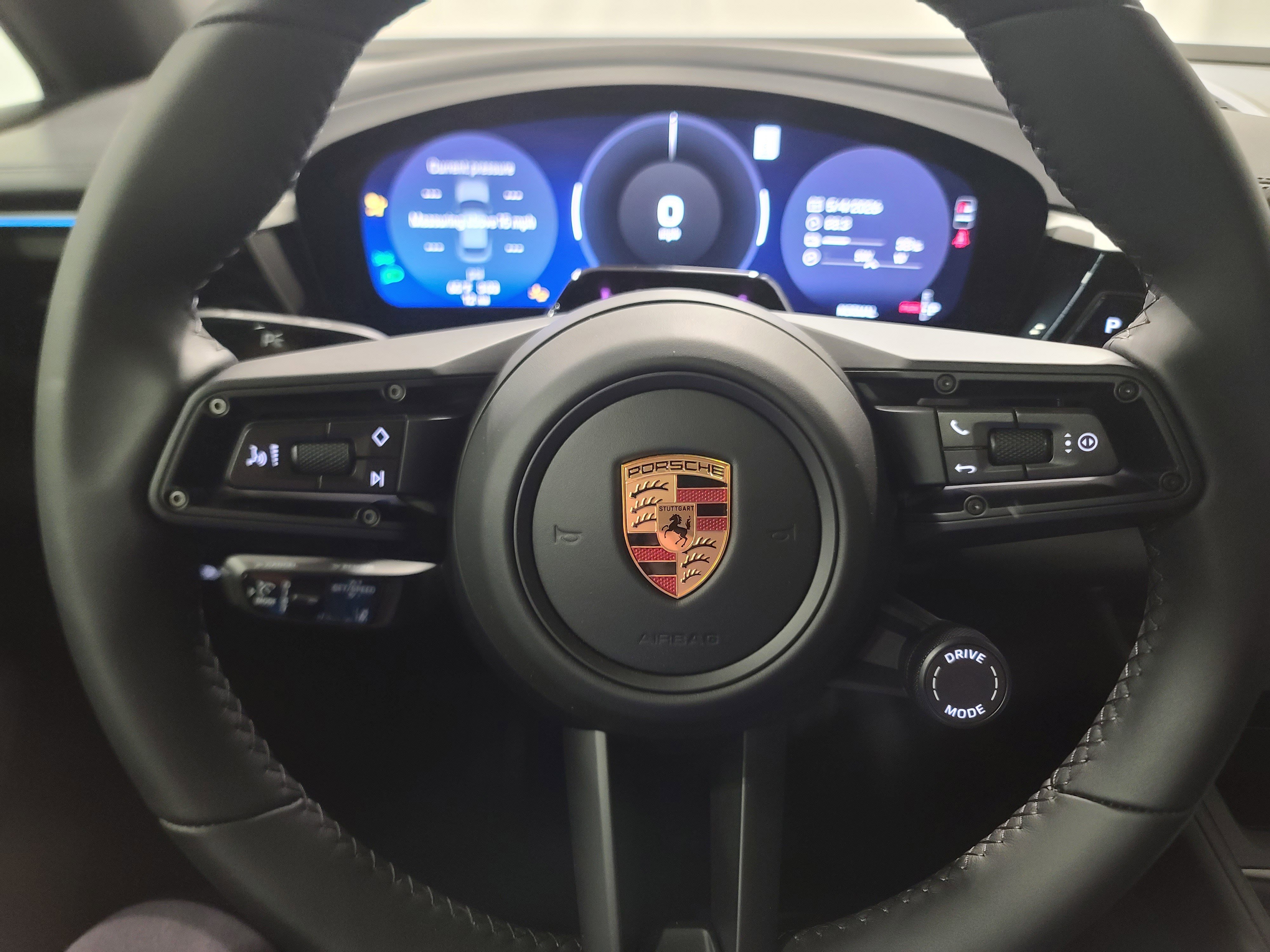 New 2026 Porsche Macan 4 Electric AWD/4WD image 16