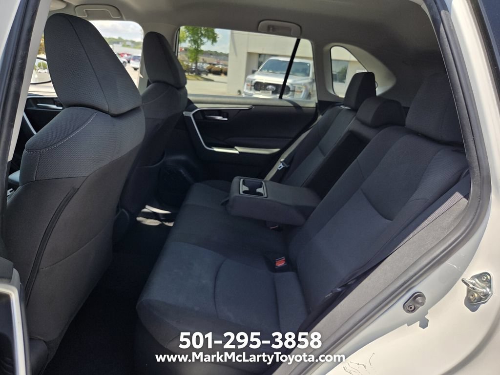 Used 2025 Toyota RAV4 XLE AWD/4WD image 10