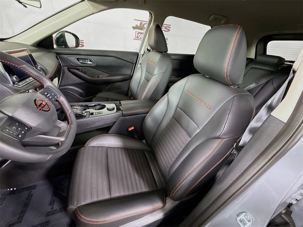 Certified 2025 Nissan Rogue SV image 25