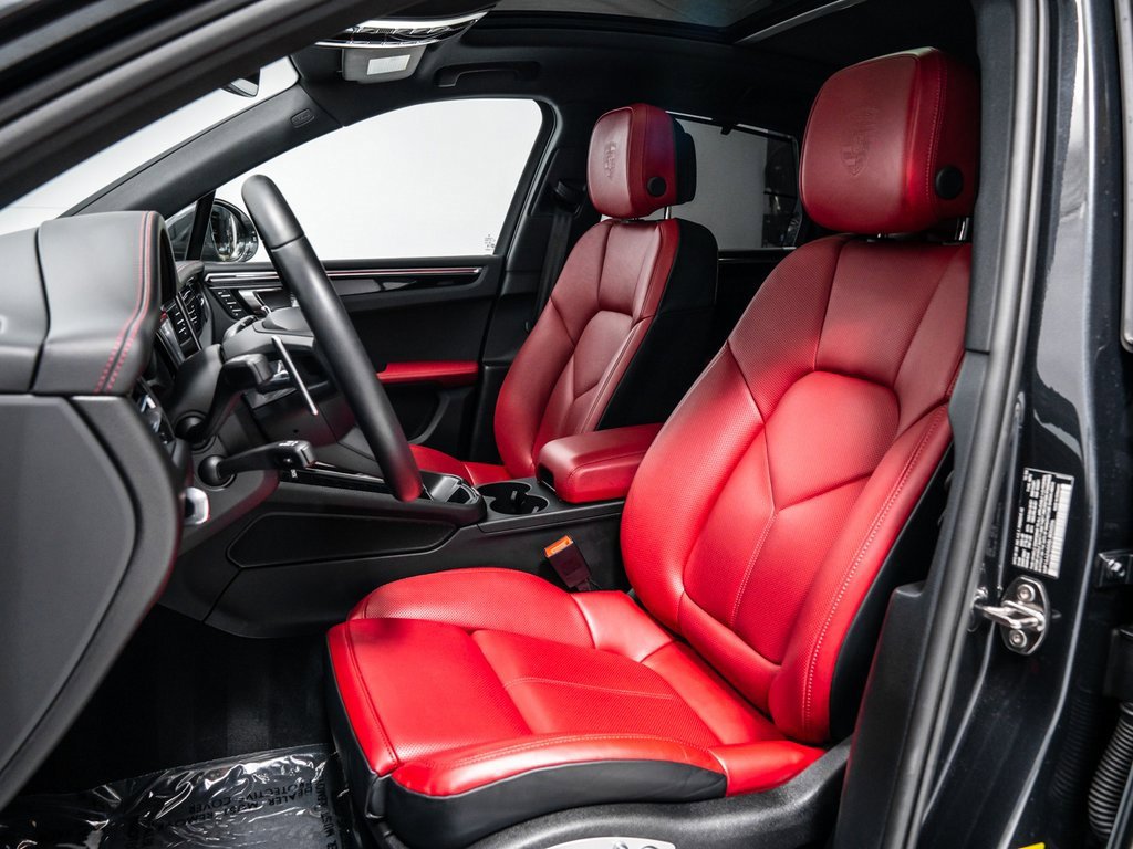 Used 2025 Porsche Macan image 5