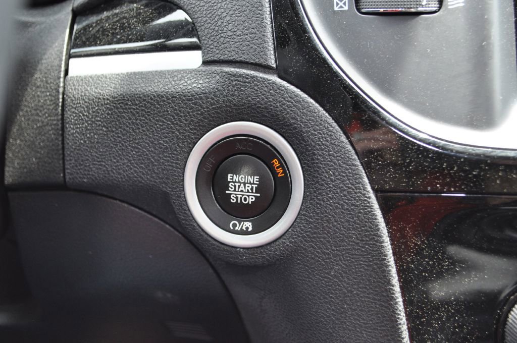 Used 2023 Chrysler 300 S w/ Comfort Group RWD image 17