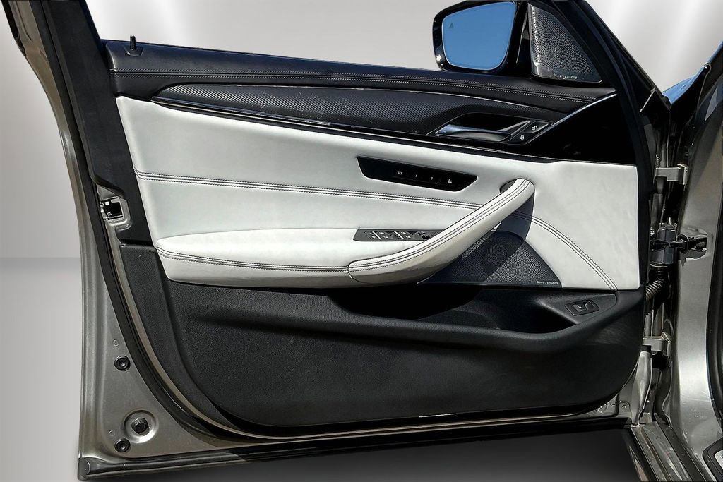 Used 2022 BMW M5 w/ Executive Package image 20