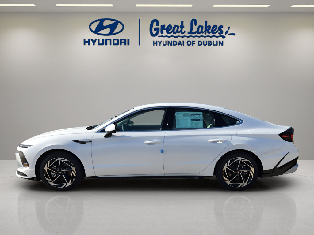 New 2026 Hyundai Sonata SEL FWD image 2