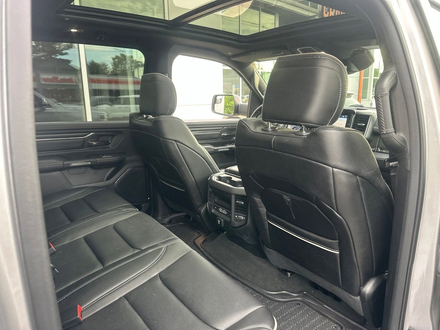 Used 2022 RAM 1500 Limited w/ Body Color Bumper Group AWD/4WD image 14