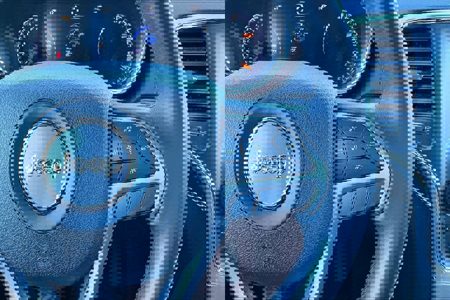 Used 2018 Jeep Grand Cherokee Limited image 24