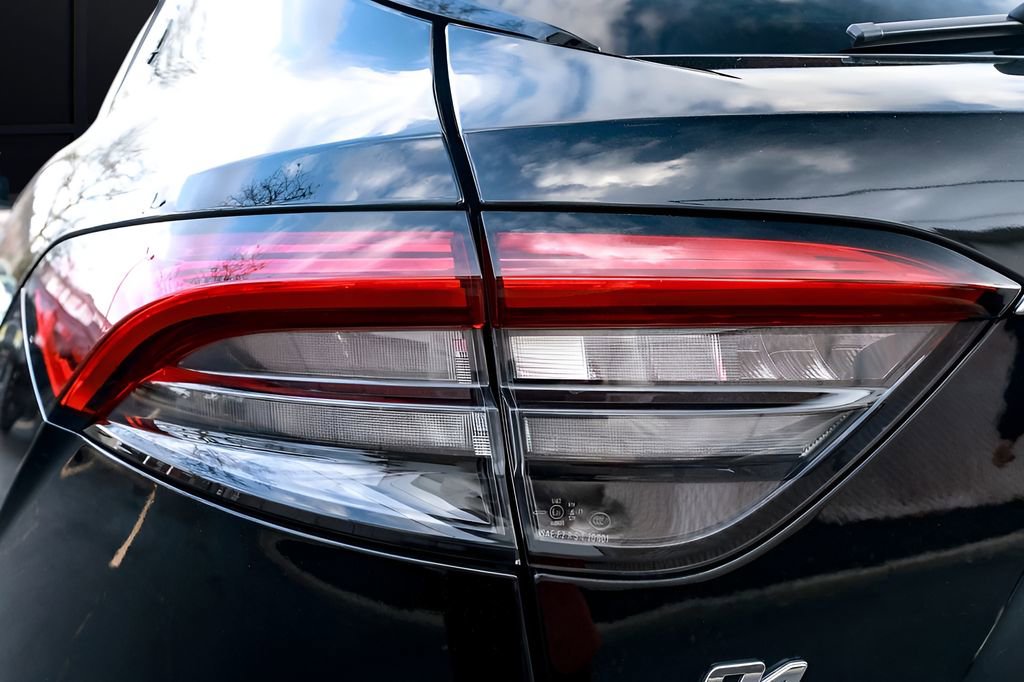 Used 2021 Maserati Levante image 26