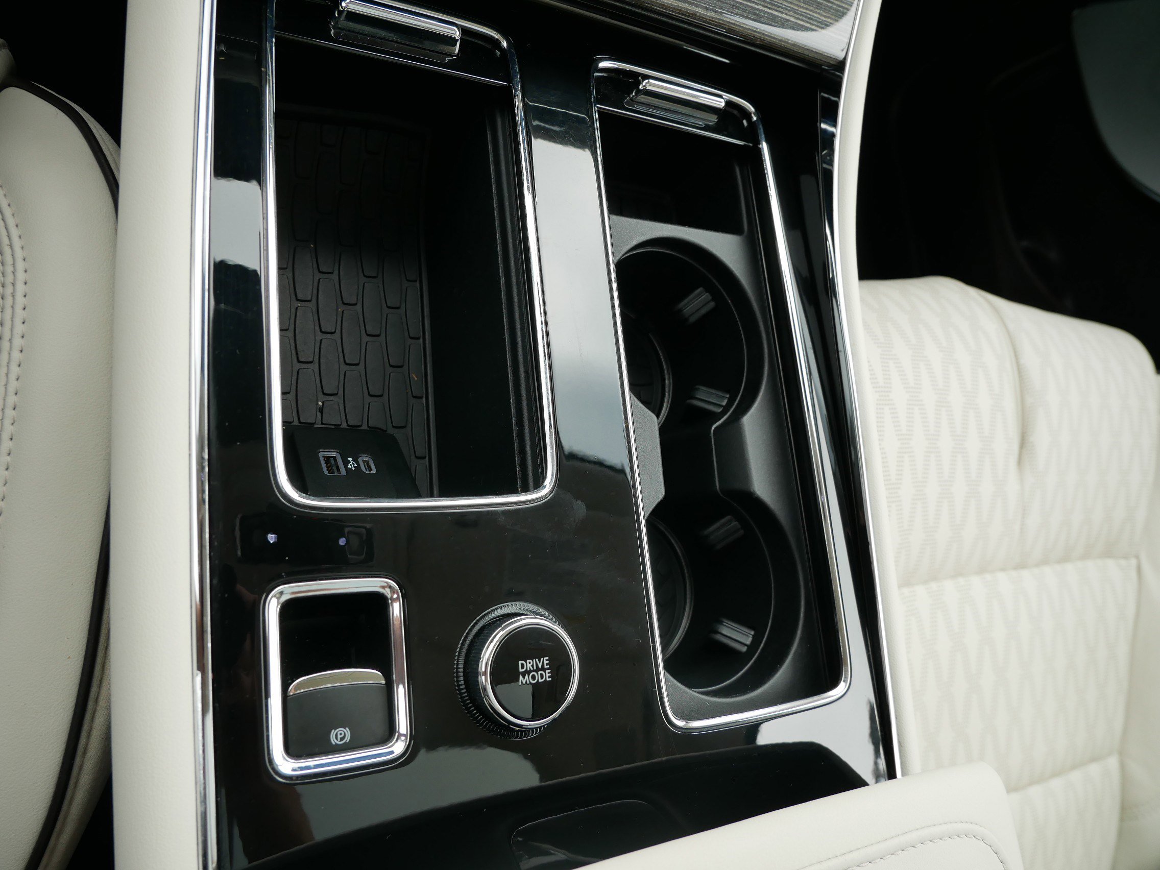 Used 2023 Lincoln Aviator Black Label w/ Dynamic Handling Package image 30