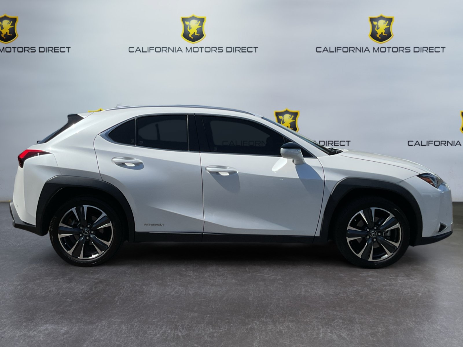 Used 2022 Lexus UX 250h w/ Accessory Package (Z2) AWD/4WD image 4