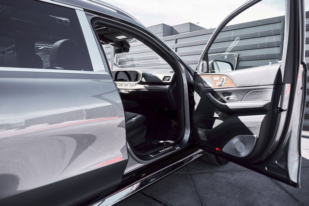 Used 2025 Mercedes-Benz Maybach GLS 600 4MATIC image 25