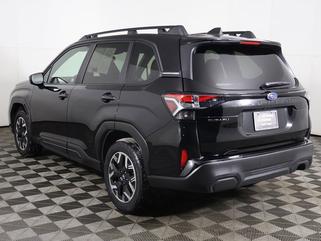 Used 2025 Subaru Forester Premium image 9