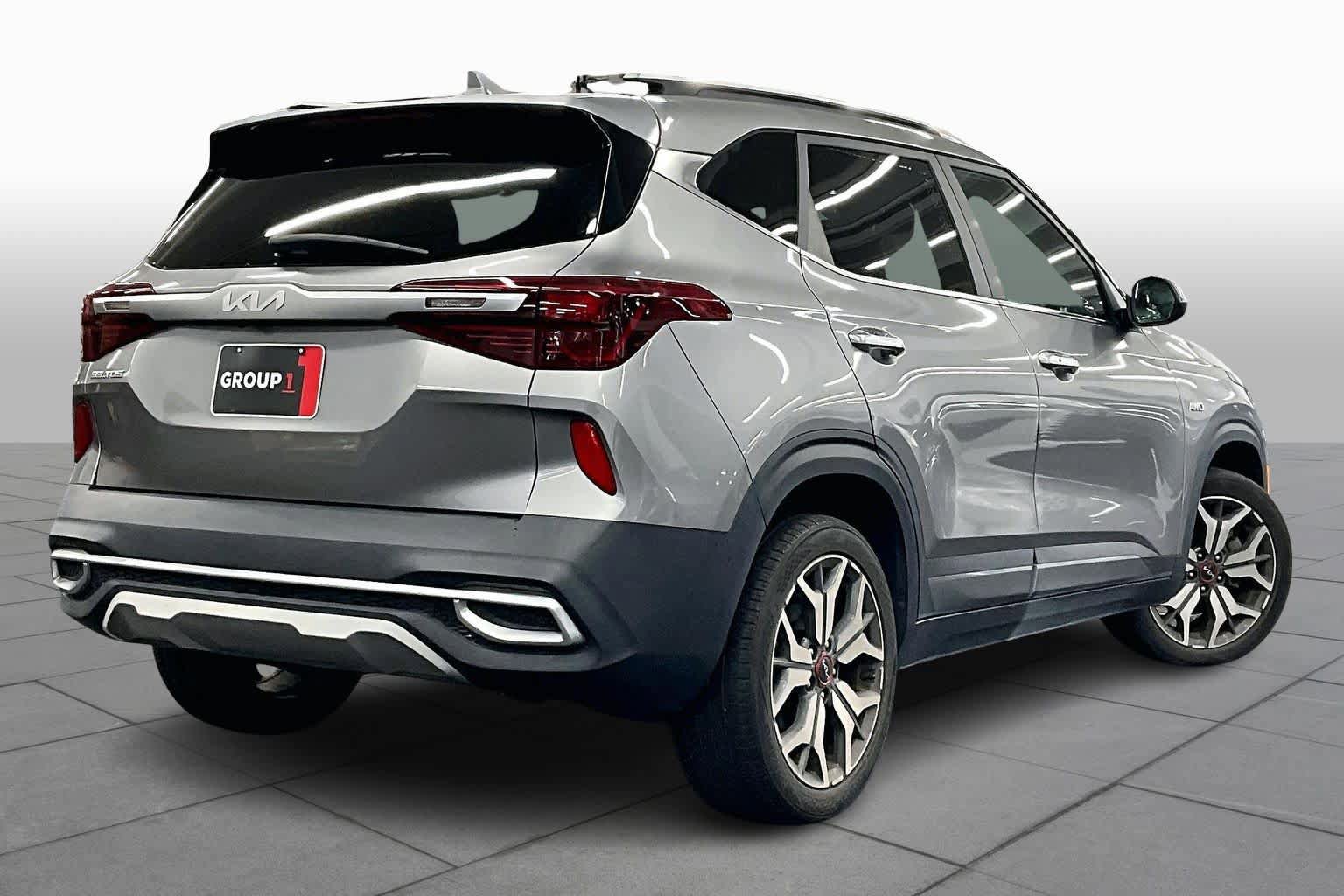 Used 2022 Kia Seltos SX w/ Sunroof Package image 12