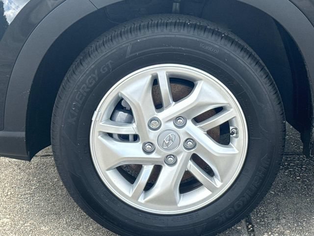Used 2025 Hyundai Venue SE FWD image 5