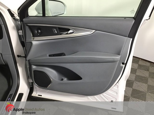 Used 2019 Lincoln Nautilus Reserve image 23