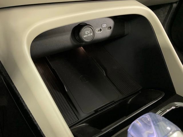 New 2026 Volvo XC40 B5 Ultra w/ Protection Package Premier image 17