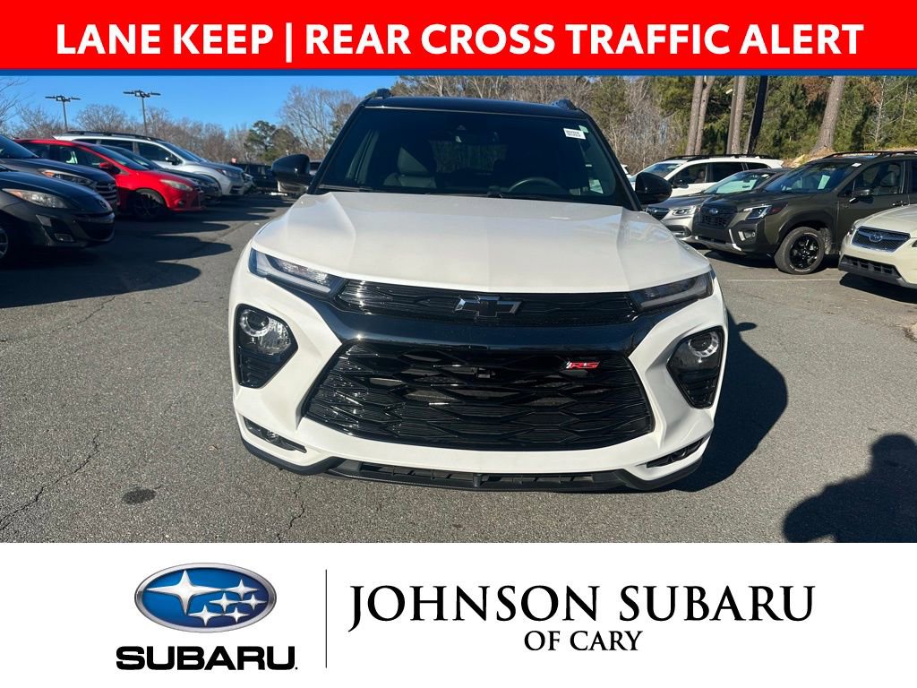 Used 2023 Chevrolet TrailBlazer RS w/ Sun and Liftgate Package image 2