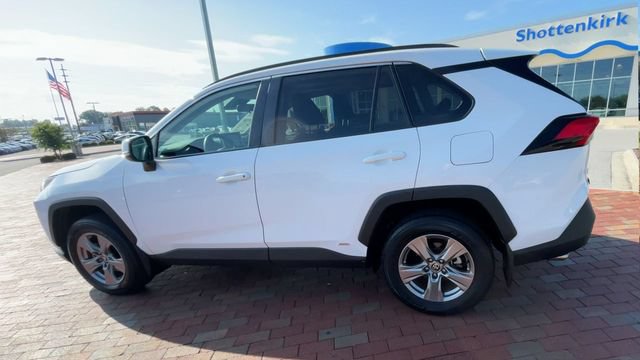 Used 2024 Toyota RAV4 XLE w/ Convenience Package AWD/4WD image 7