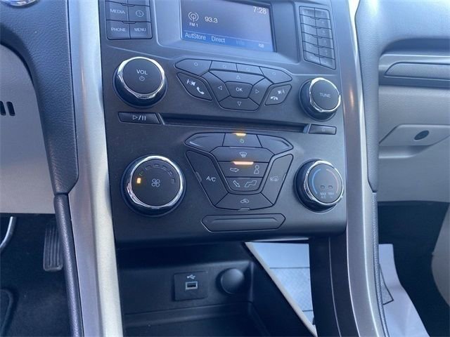 Used 2018 Ford Fusion SE image 32