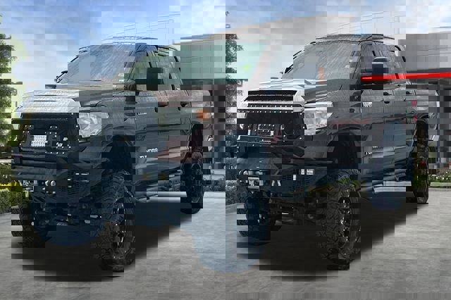 Used 2017 Toyota Tundra SR5 w/ SR5 Upgrade Package image 2