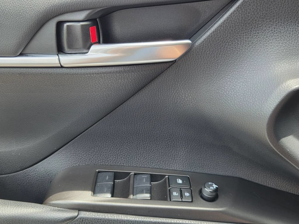 Used 2024 Toyota Camry SE FWD image 25