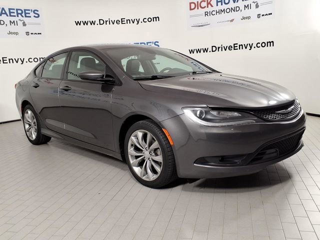 Used 2016 Chrysler 200 S w/ Navigation & Sound Group I FWD image 3
