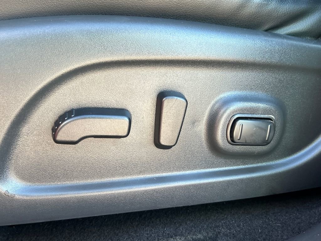 Used 2020 Nissan Pathfinder Platinum image 20